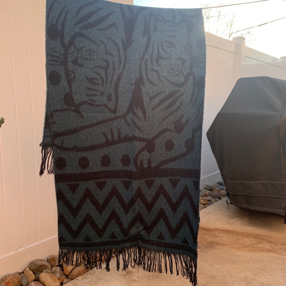H&M Tiger-Print Scarf